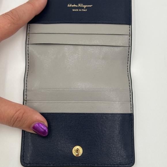 NIB Ferragamo Bifold Wallet - Picture 6 of 11